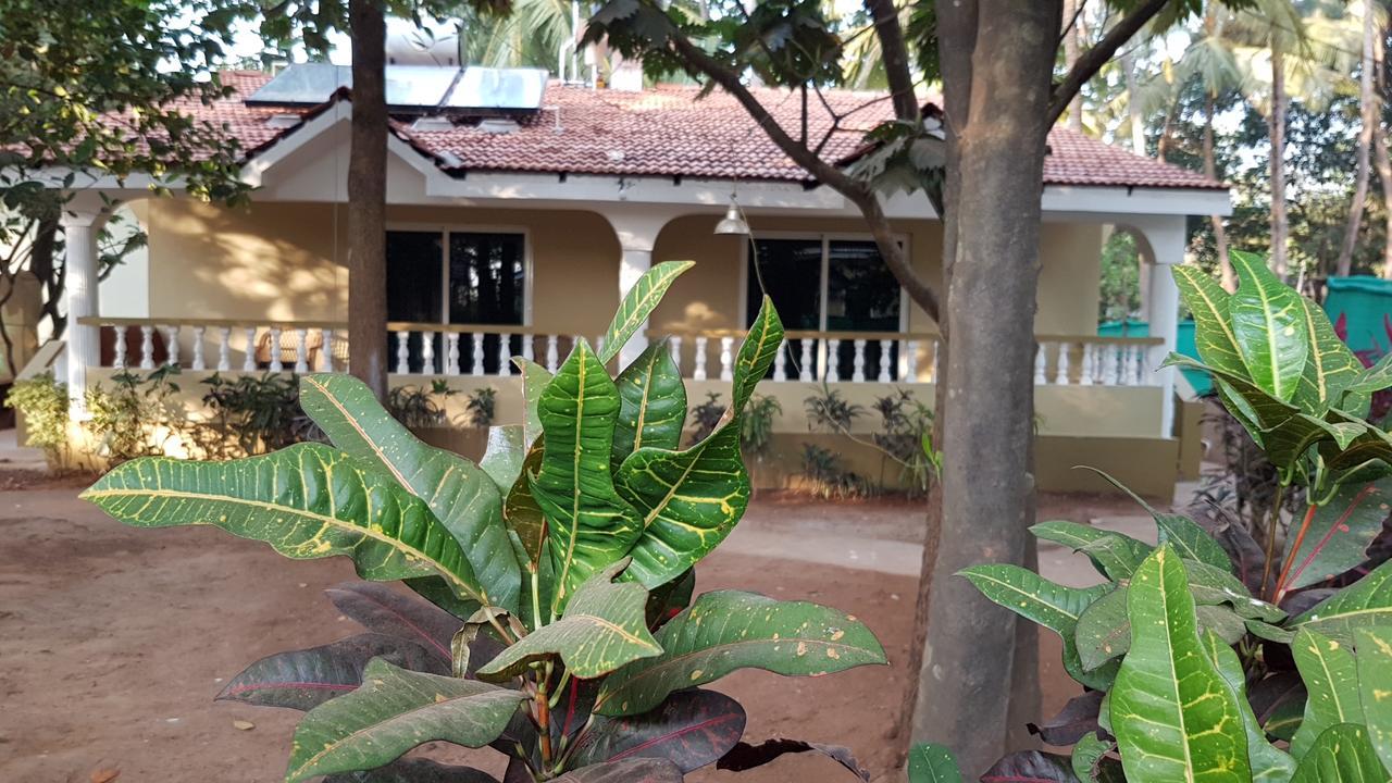 Hill Top Goa Lodge Vagator Exterior foto